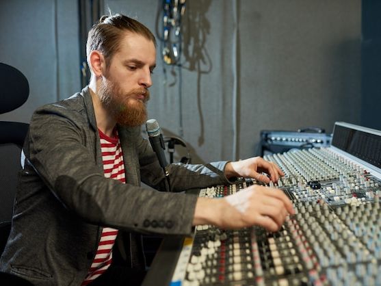 Techniki produkcji muzycznej - co warto wiedzieć na start