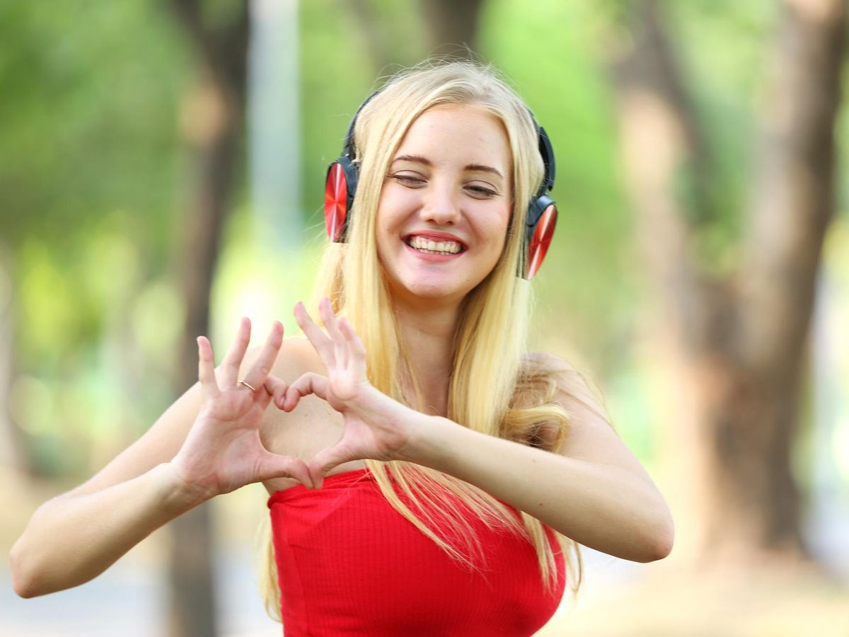 Jak muzyka wpływa na zdrowie psychiczne i dlaczego warto jej słuchać codziennie