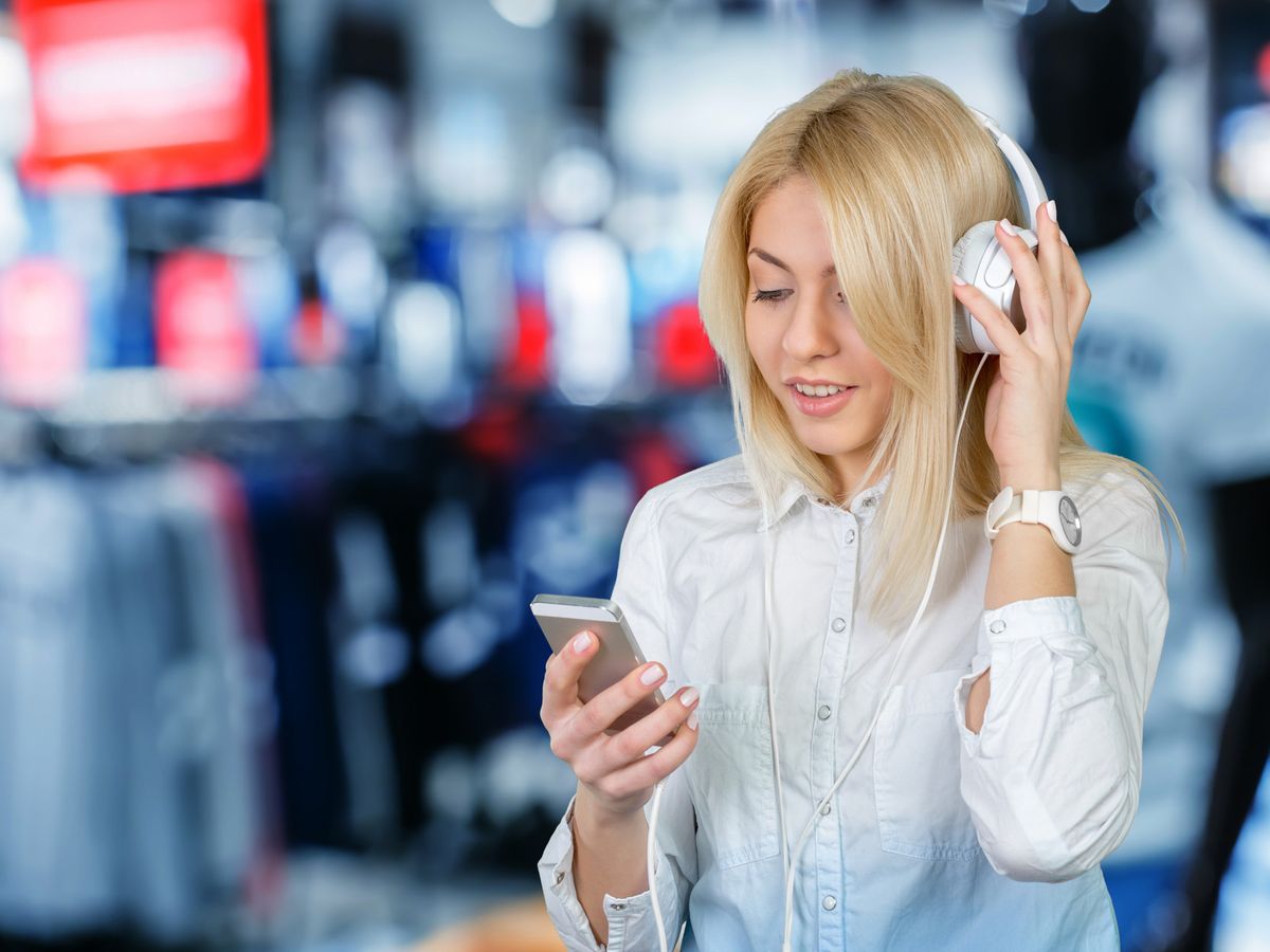 Jak serwisy muzyczne zmieniają szanse niezależnych artystów i różnorodność muzyki