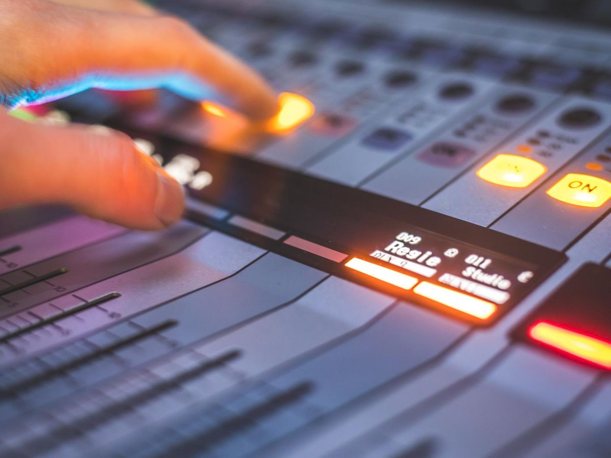 Jak serwisy muzyczne online zmieniają odkrywanie nowych artystów na świecie